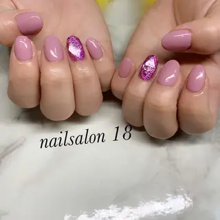 ミディアム ネイル nail salon 18.のネイルデザイン