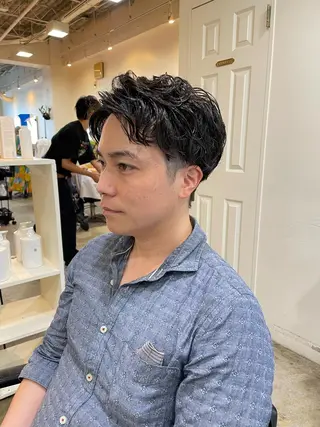 パーマ メンズ RIN／韓国ヘア レイヤーカットのヘアスタイル