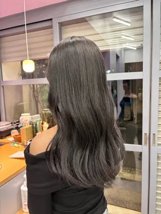 カラー マツザキ メグミのヘアスタイル
