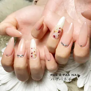 ロング ネイル Yakko pas á pasのネイルデザイン