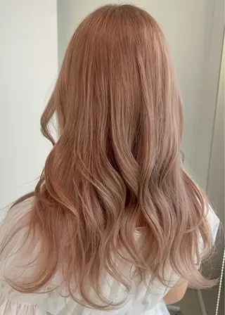 ロング カラー 艶ハイトーン🔆 ️️️安座間 希のヘアスタイル