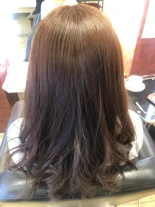 セミロング カラー エル美容室所属・織田 英之のヘアスタイル