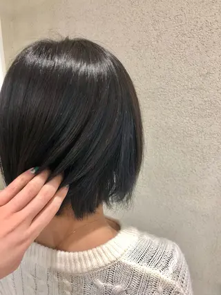 ショート カラー 阿部 美咲のヘアスタイル