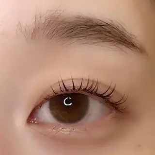 マツエク・マツパ ネイル&アイ QUEEN&CRIMSON所属・眉WAX/ピーリング ホワイトニングの眉毛・アイブロウイメージ