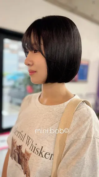 ショート 艶カラー🫧 MOMOYOのヘアスタイル