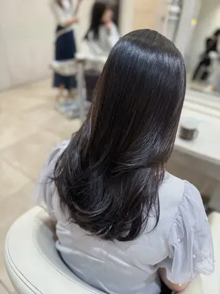 セミロング カラー ZACC ayakaのヘアスタイル