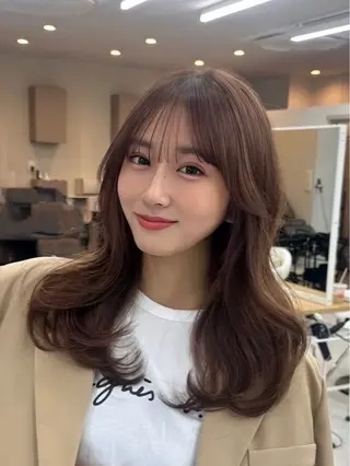 ミディアム カラー Aura所属・丸山 心 / 艶カラーのヘアスタイル