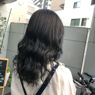 セミロング カラー 山崎 絵莉香のヘアスタイル