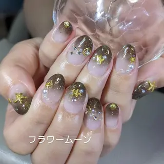 ネイル フラワー ムーンのネイルデザイン