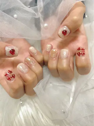 ネイル EmaNail天満橋店所属・EmaNail Risaのネイルデザイン