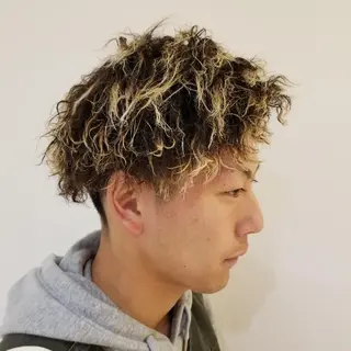 ショート カラー パーマ シールエクステ♦️ レイヤー♦️福田晃大のヘアスタイル