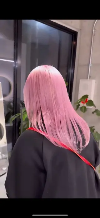 ロング SOL.所属・ハイトーンカラー/デ ザインカラー中川竜斗のヘアスタイル