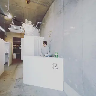 Roa 予約受付のヘアスタイル