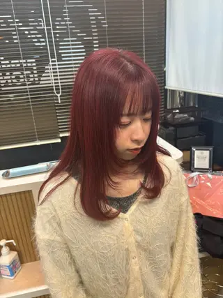 セミロング カラー 渡 汐音のヘアスタイル