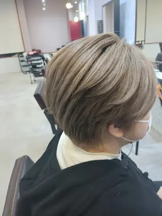 ショート カラー アグヘアーヴィズ 永山店所属・菅原 涼のヘアスタイル