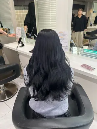 ロング 寒色＆ブリーチ特化 寒色MiOのヘアスタイル