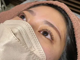 マツエク・マツパ 桑田 新菜のヘアスタイル