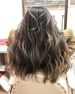 セミロング REVE所属・TAKU 美容師のヘアスタイル