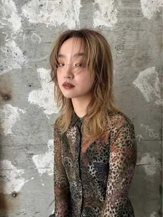 ミディアム 城野将志🫧美髪矯正 透明感カラー🎨のヘアスタイル