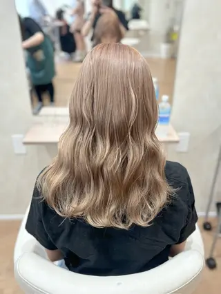 ロング 服部 真希のヘアスタイル