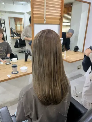 セミロング カラー ✨🎨ブリーチなし 透明感カラー✨美友のヘアスタイル