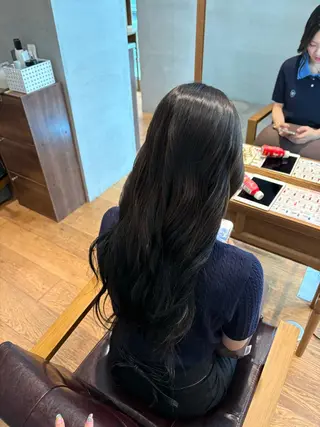 ロング カラー 大城 咲樂のヘアスタイル