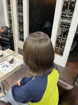 ミディアム カラー 大内 瑠花のヘアスタイル