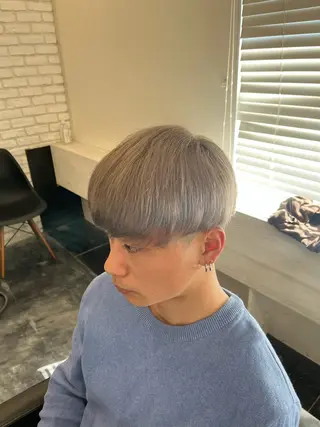 ショート カラー 辻 日向のヘアスタイル