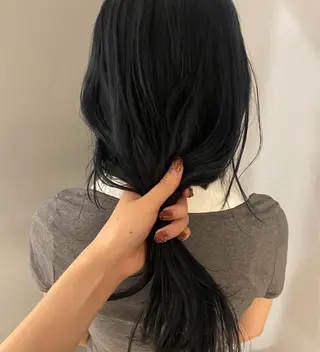 ロング カラー Lomalia Yuzukiのヘアスタイル