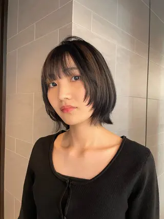 ミディアム 山下 紗里奈のヘアスタイル