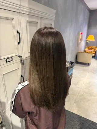 カラー 岩井 佑月のヘアスタイル
