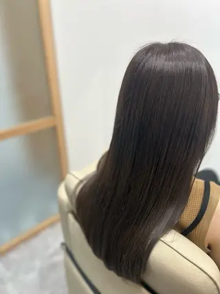 ロング カラー 岡田 愛理のヘアスタイル