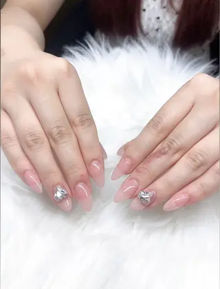 ネイル fein 🎀 ayu♡⟡.·のネイルデザイン