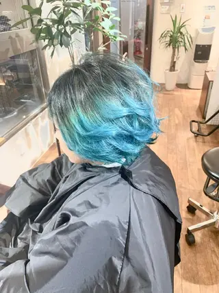 カラー I. NARUSEのヘアスタイル