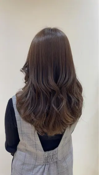 ロング 池田 早穂のヘアスタイル