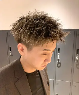 カラー パーマ メンズ ボブ くせ毛風パーマ 艶カラー/横山大樹のヘアスタイル