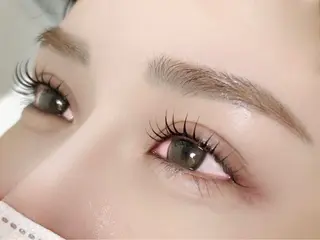 マツエク・マツパ 🤎うる艶ベージュ 🧸MAYUKA🤎のヘアスタイル
