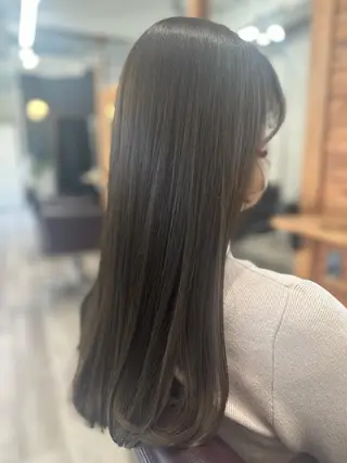 ロング ハットリ 代表のヘアスタイル