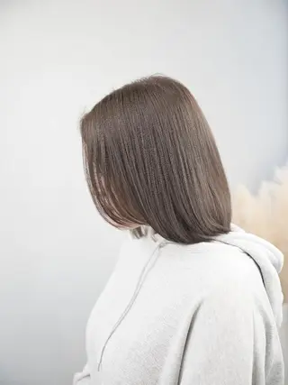 ミディアム Armoire所属・安藤悠里/ハイトーン /デザインカラーのヘアスタイル