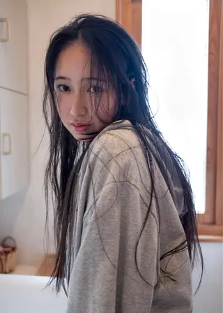 ロング メンズハイトーン/栄 /イトウタケルのヘアスタイル