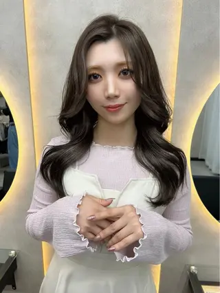 ロング 宮田 優花のヘアスタイル