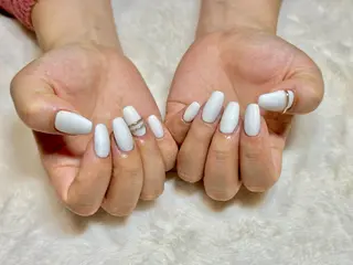 ミディアム yuka ♡のネイルデザイン