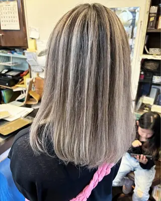 セミロング カラー Ryuka  hair salon所属・Ryuka MAMIKAのヘアスタイル