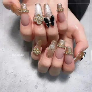 ネイル GRANDE OSU Anna 🧸💛のネイルデザイン