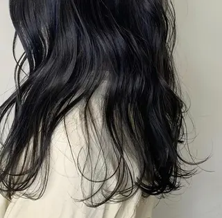 ロング カラー 小森 衣純のヘアスタイル