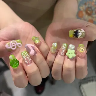 ネイル 栗田 ゆう子のネイルデザイン