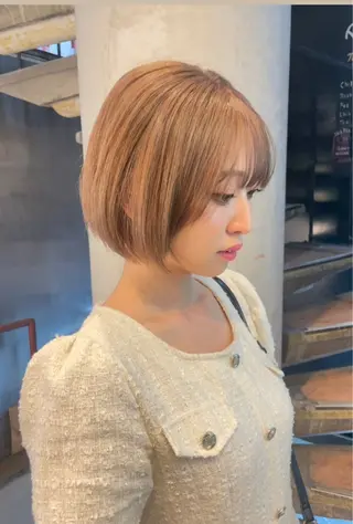 ショート ケアブリーチ/ エクステ/レイヤーのヘアスタイル