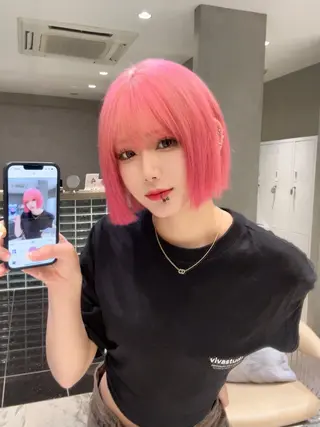 ショート 🥇KEN /レイヤー/艶カラーのヘアスタイル