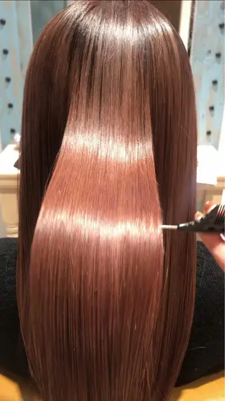 セミロング 髪質改善　縮毛の達人 矢井由真のヘアスタイル