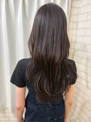 ロング 透明感/韓国風 HIRARIのヘアスタイル